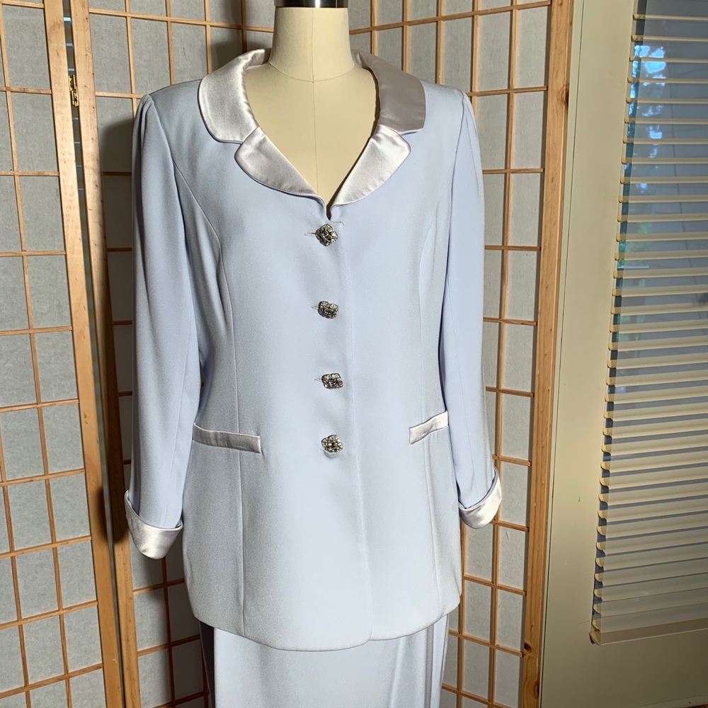 Sunny Choi special occasion silk suit, size 14